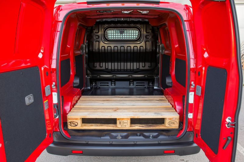 Nissan NV200 technical specifications and fuel economy